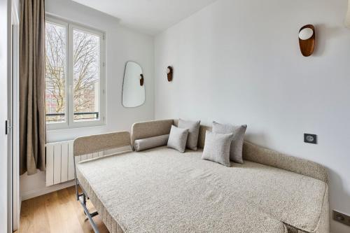 Canal Saint-Martin 10th Design & Refined Studio managed by Mey Agency