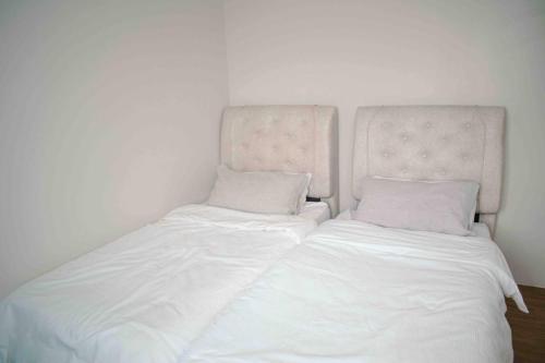 Billede fra billedgalleriet på The Loop Tower Downtown City Centre Comfy 2bR i Pontud