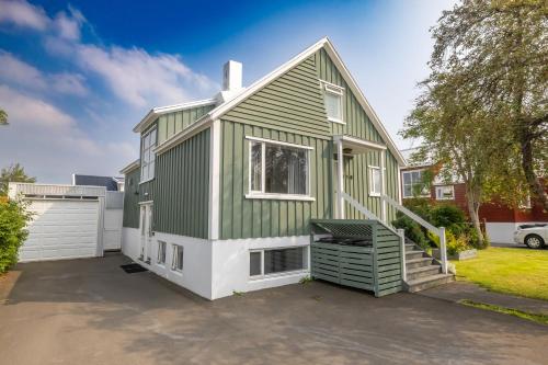 LL Properties - Spacious Historic Home