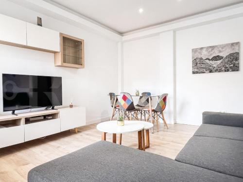 Charming apartment with balcony near center REMS