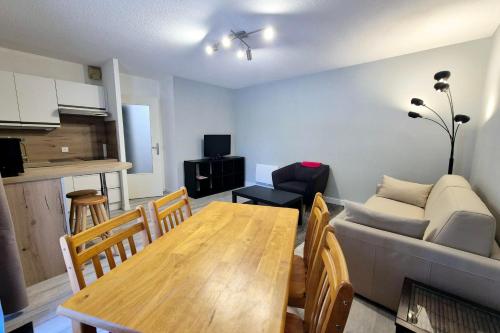 Η κουζίνα ή μικρή κουζίνα στο Charmant appartement au Revard Idéal pour 4 personnes au pied des pistes