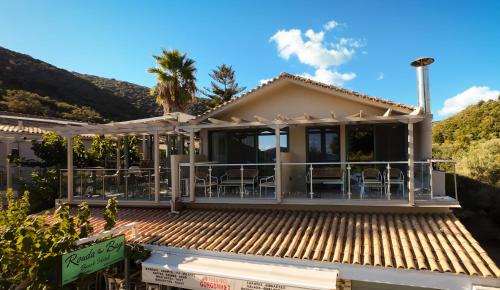 Gallery image of Rouda Bay Beach Hotel in Mikros Gialos