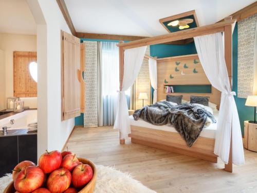 Posteľ alebo postele v izbe v ubytovaní Hotel Lärchenhof