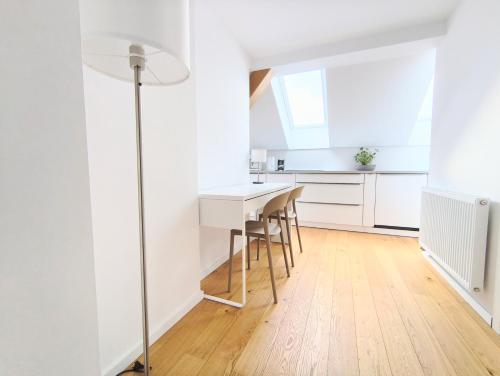 Apartment Poprad - Tatra Elegant, Near High Tatras, Free Parking, Modern Stay