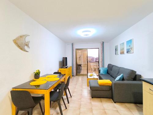 Castle Harbour SUN & FUN - heated pool, fibre net, 2 bedrooms