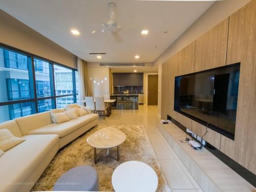Luxe Spacious 2BR Condo KLCC 600mbps Full Furnish