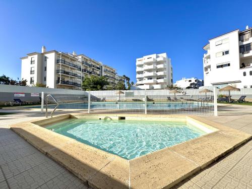 Foto sihtkohas Vale de Pedras asuva majutusasutuse Albufeira Vintage Apartment 2 With Pool by Homing galeriist