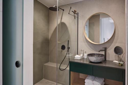 Charitos Luxury Hideaway 2bd Apt in Kolonaki