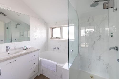 Ένα μπάνιο στο Mibnb Avoca Place Geelong