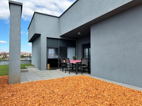 Pri-Penthouse - CityView