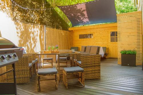 Televisyen dan/atau pusat hiburan di Glück und SPA in Triberg