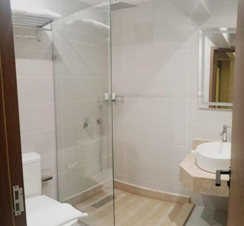 Ένα μπάνιο στο The Museum Of The Pyramids