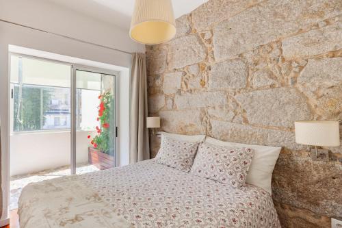 Stunning Designer Flat with Balcony Heart of Porto