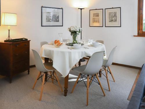 Apartment Chesa Prasüra 10 by Interhome