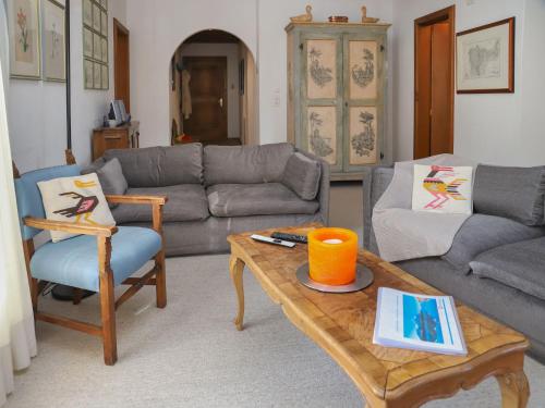 Apartment Chesa Prasüra 10 by Interhome