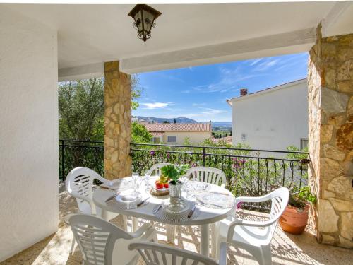 Holiday Home People I by Interhome