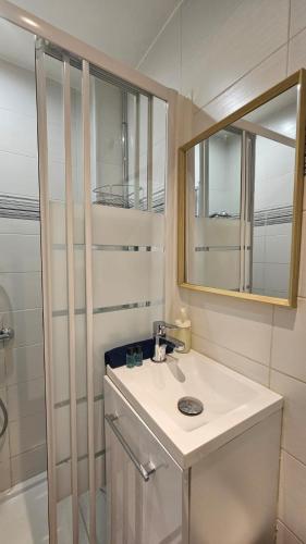 Bel Appartement en Plein Coeur de paris Quartier EMILY IN PARIS !