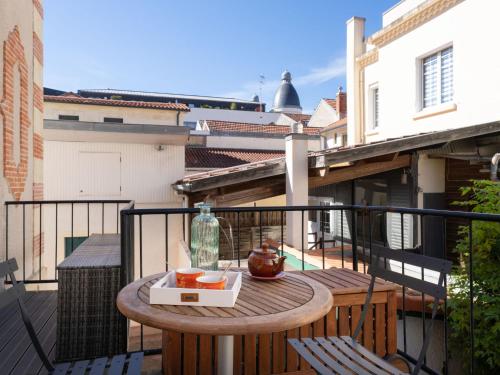 Μπαλκόνι ή βεράντα στο Apartment Le Grillon-1 by Interhome