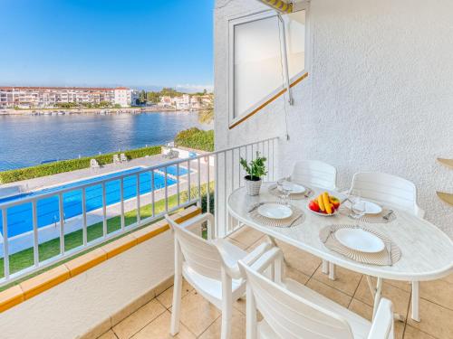 Apartment Sant Maurici by Interhome