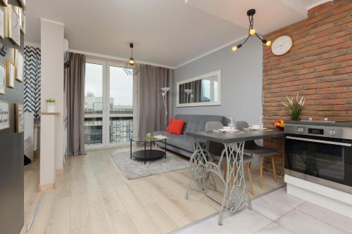 Charming Studio in Warsaw Center with Air Conditioning by Noclegi Renters