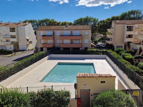 Appartement en bord de mer avec piscine, terrasse et parking privé - FR-1-387-67