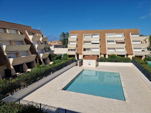 Appartement 4 couchages avec clim, terrasse, piscine et accès direct à la mer - FR-1-387-192