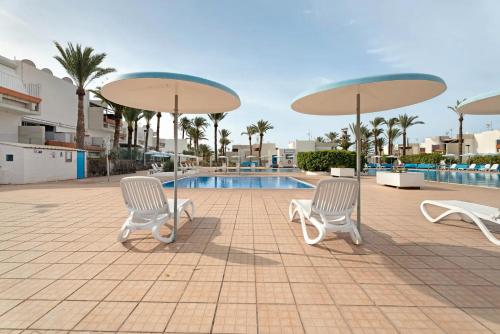 Moderno Estudio con Piscina en Arona - Ideal para Parejas
