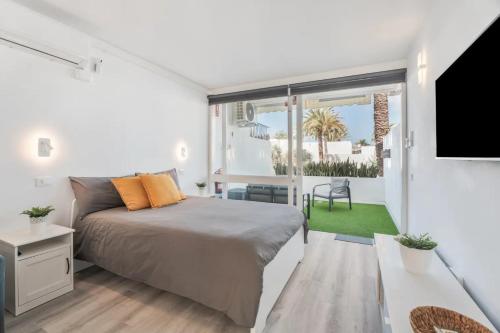 Moderno Estudio con Piscina en Arona - Ideal para Parejas