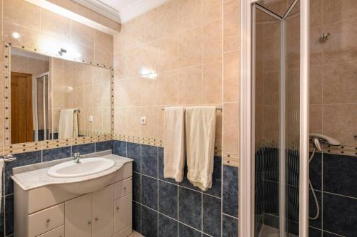Lovely 2-Bed Apartment in Sao Rafael