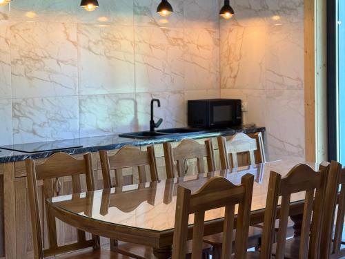 TV a/nebo společenská místnost v ubytování 10 km - Sweet Home