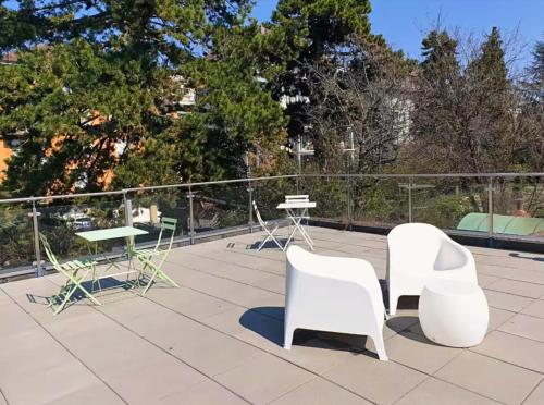 Modern Smart Studios with Prime City Center Location - AL9