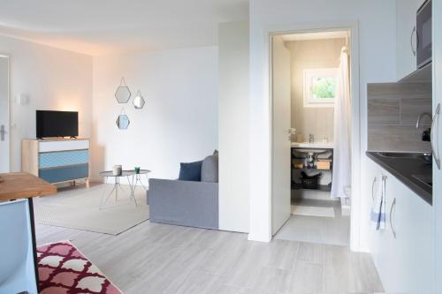 Modern Smart Studios with Prime City Center Location - AL9
