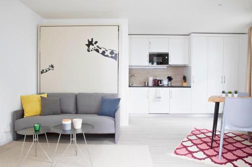 Modern Smart Studios with Prime City Center Location - AL9