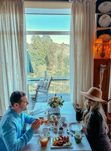 Comida en o cerca de este hotel