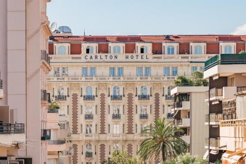 Cannes centre derrière le Martinez