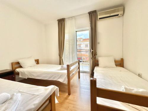 Gambar di galeri bagi Hotel Lobo Budva di Budva