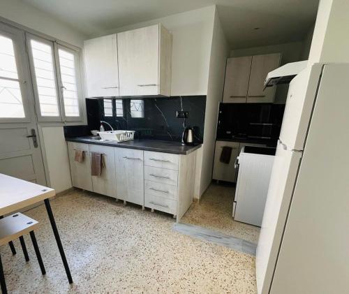 Stylish 2-Bedroom Apartment with Terrace