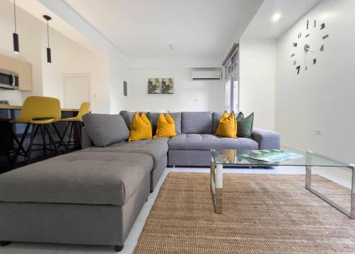 Eshae Living - Stylish 2BR Condo