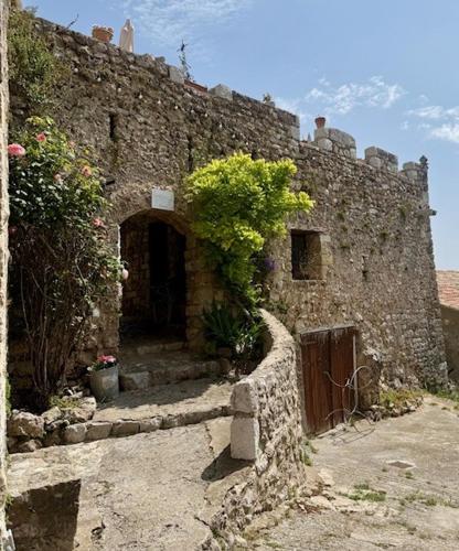 Auberge du Château de Bezaudun
