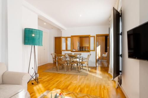 Large apartment - Triana Guadalquivir river