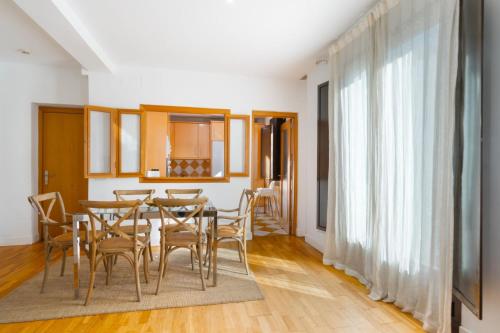 Large apartment - Triana Guadalquivir river