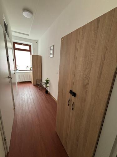 ANDA CITY ROOMs