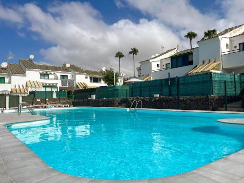 Der Swimmingpool an oder in der Nähe von Luxury bungalow Maspalomas Gran Canaria