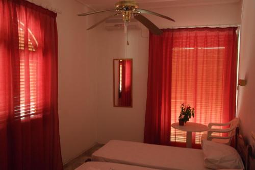 Fotografie z fotogalerie ubytování Eleni's Rooms v destinaci Loutra Edipsou