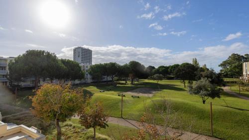 Galería fotográfica de 1BDR Tróia Beach House by LovelyStay en Troia