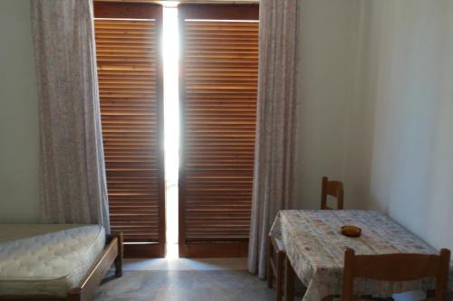 Gallery image of Eleni's Rooms in Loutra Edipsou