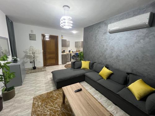 Luxury apartment Downtown Cairo (Amazing, Central)