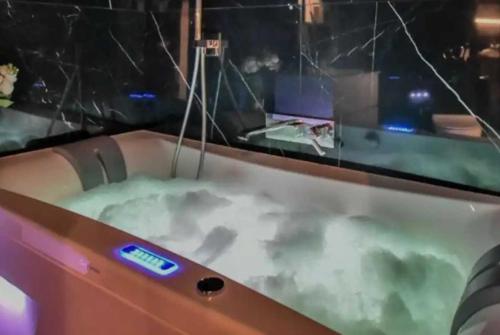 Chic studio w jacuzzi - 2P - near Palais Garnier