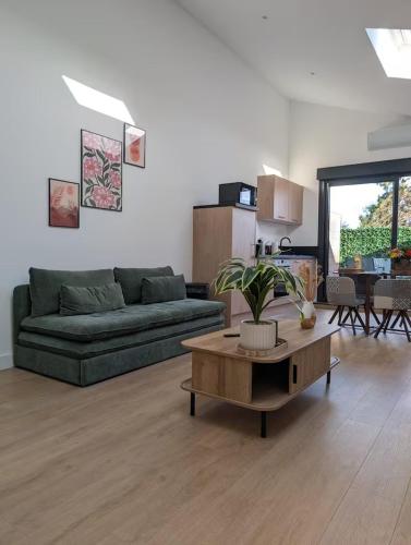 3 appartements uniques - 1 avec sauna balnéo - Parking privé inclus