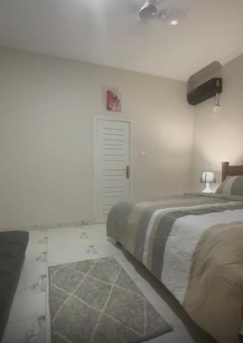 Cozy 4 bedroom at community 18 near spintex